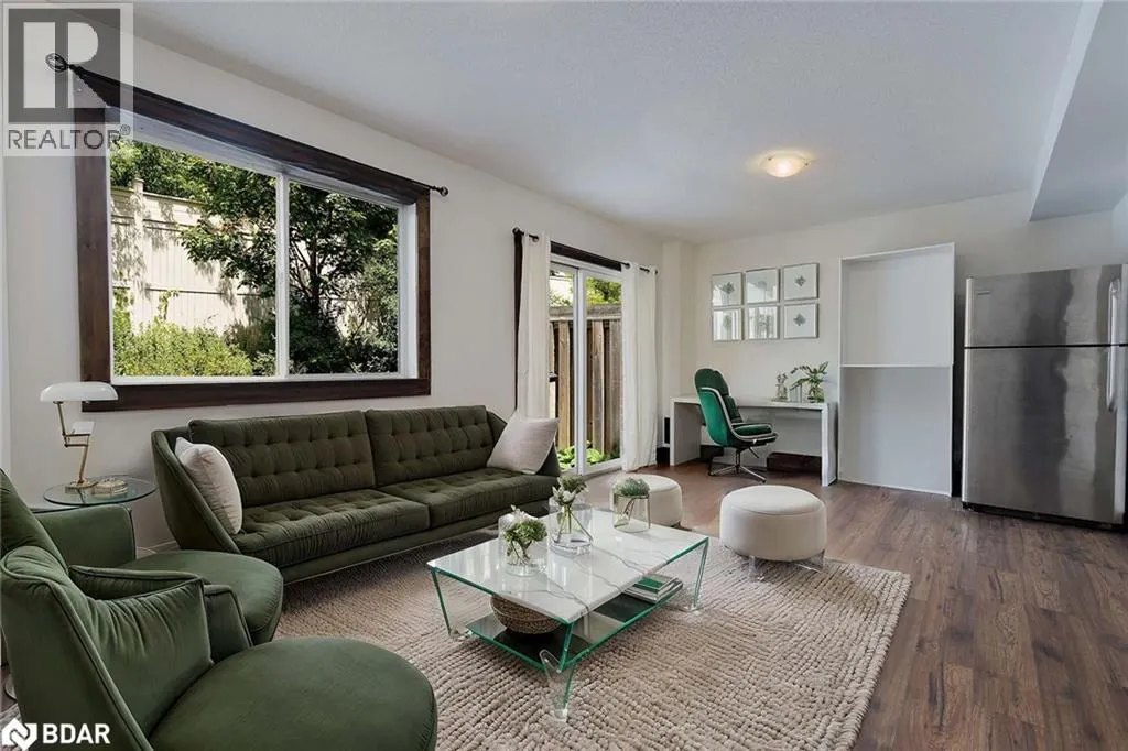 57 FERNDALE Drive S Unit# 7, #7