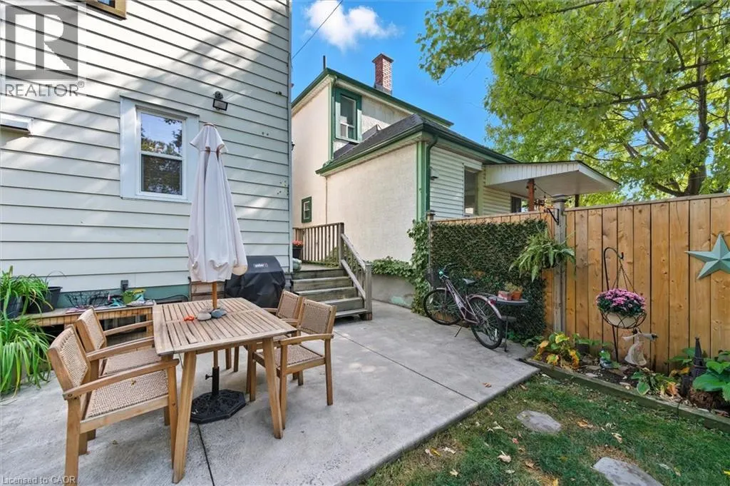 163 GROSVENOR Avenue N