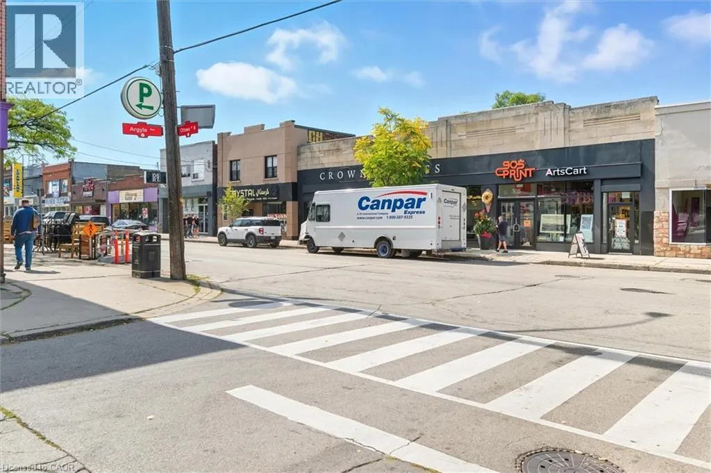 163 GROSVENOR Avenue N