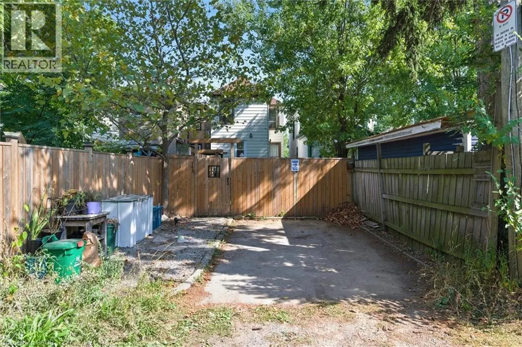 163 GROSVENOR Avenue N