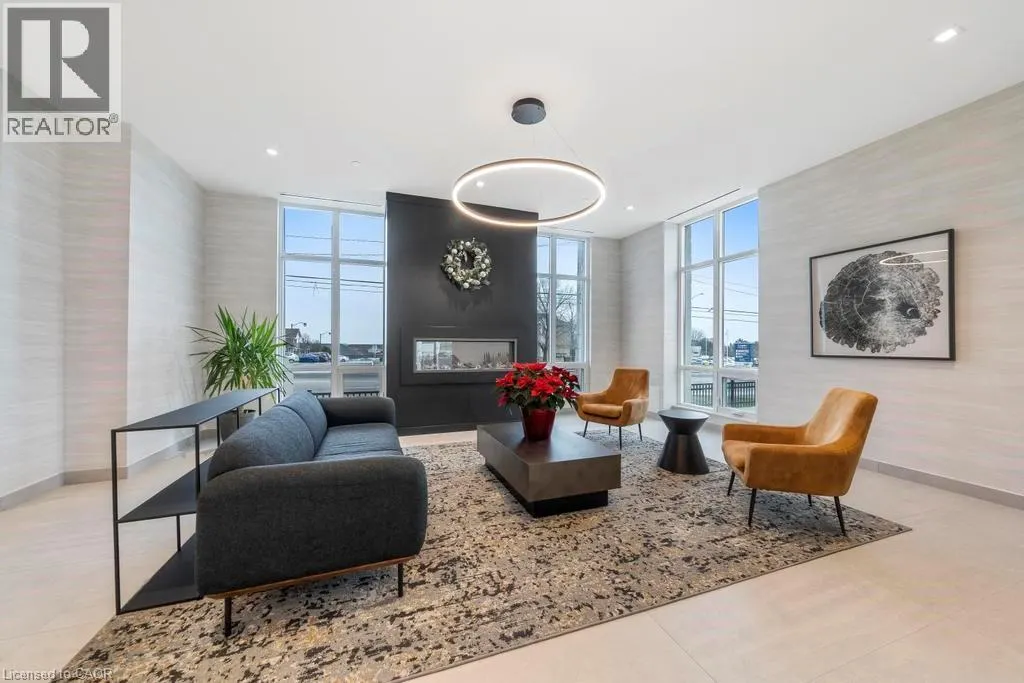 2750 KING Street E Unit# 215, #215