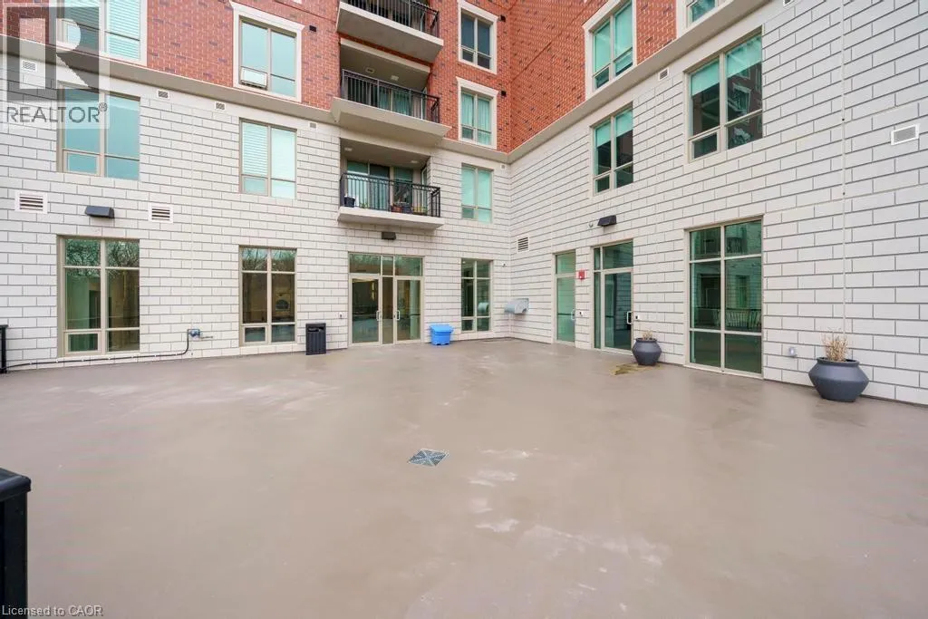 2750 KING Street E Unit# 215, #215