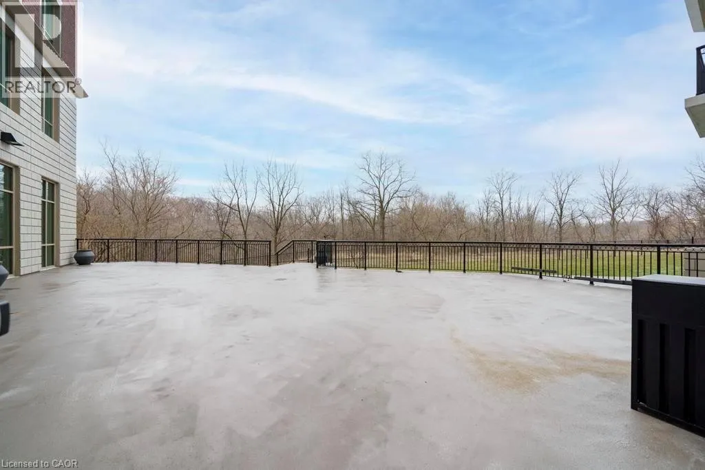 2750 KING Street E Unit# 215, #215