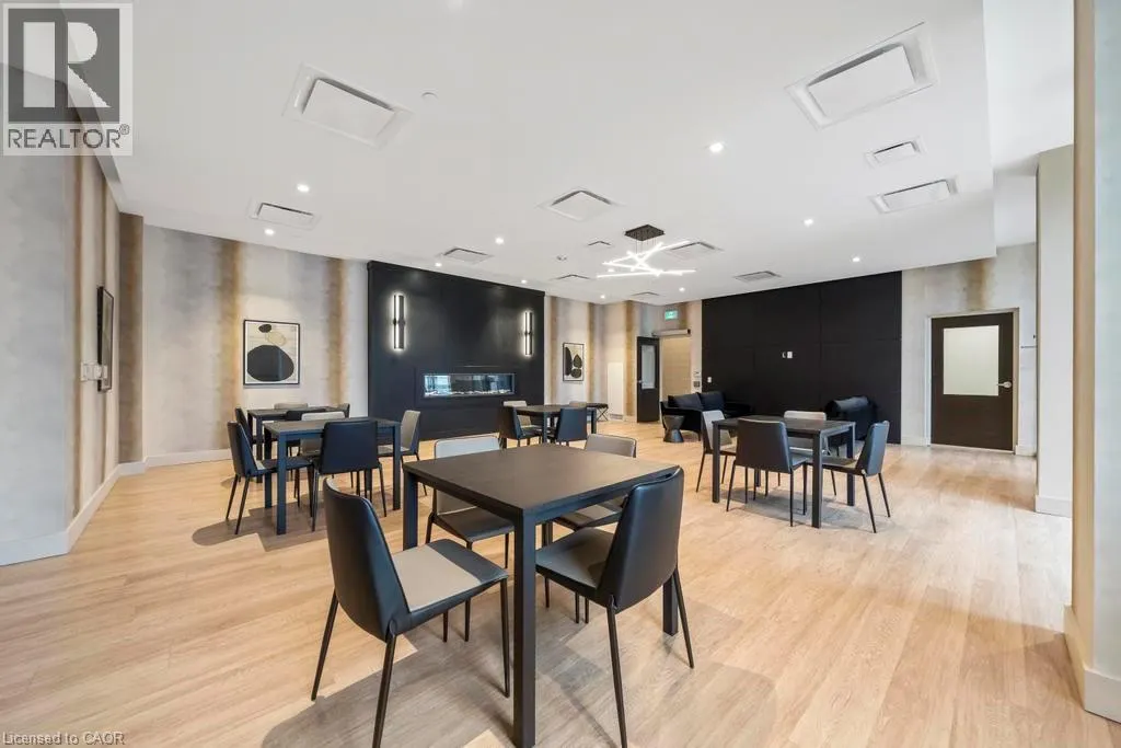 2750 KING Street E Unit# 215, #215