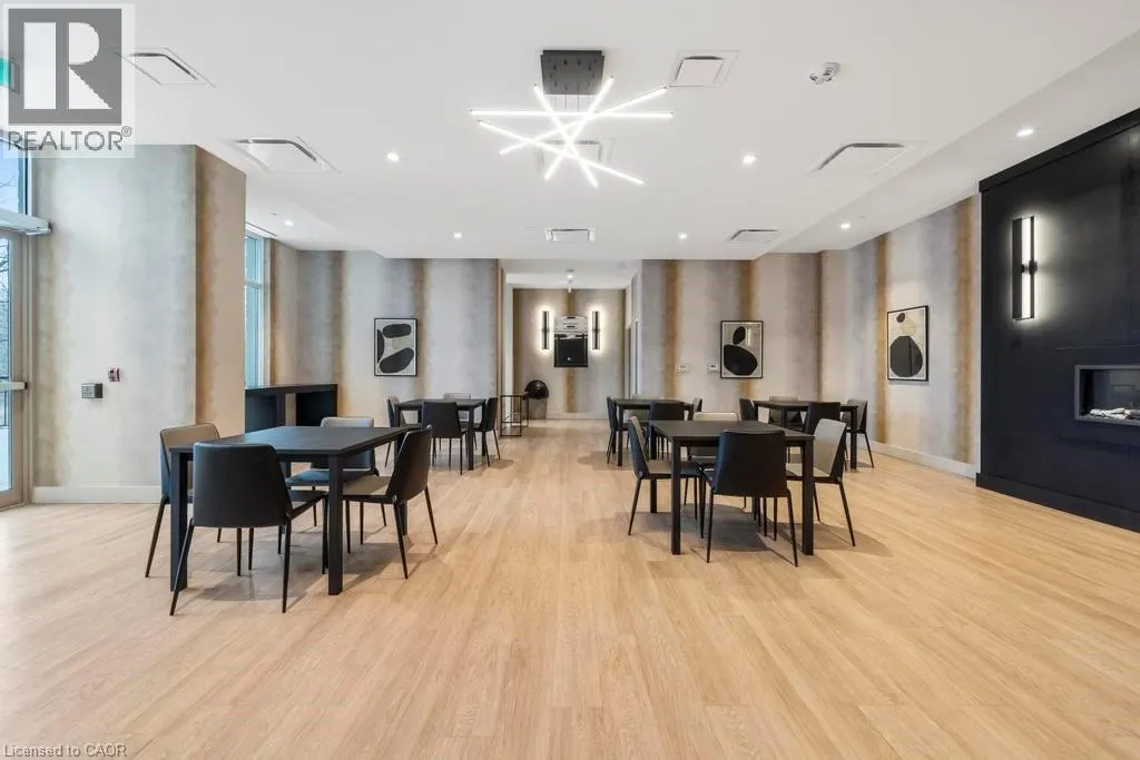 2750 KING Street E Unit# 215, #215