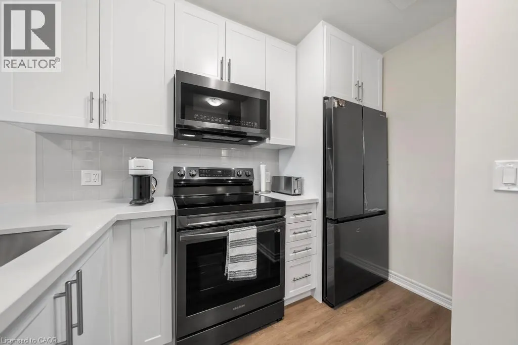 2750 KING Street E Unit# 215, #215