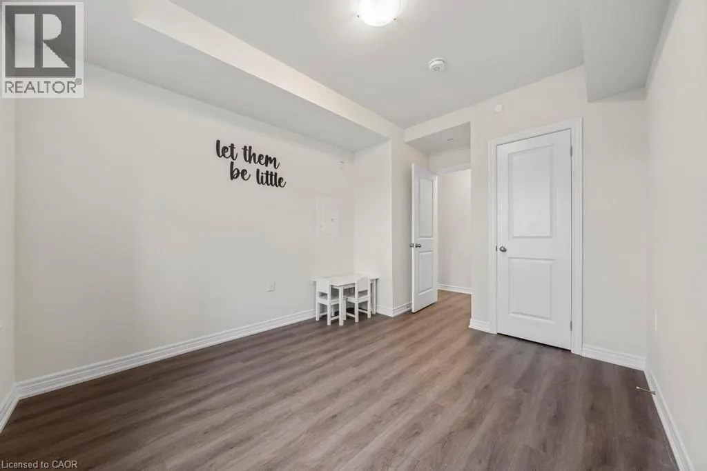 2750 KING Street E Unit# 215, #215