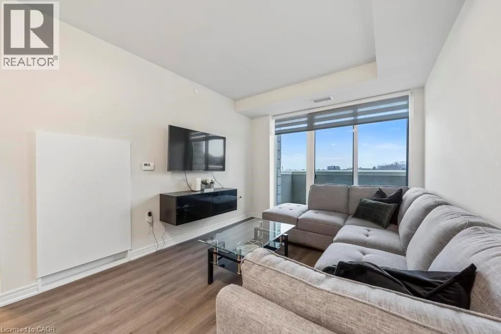 2750 KING Street E Unit# 215, #215