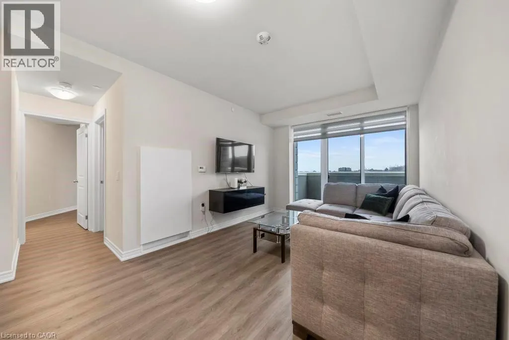 2750 KING Street E Unit# 215, #215