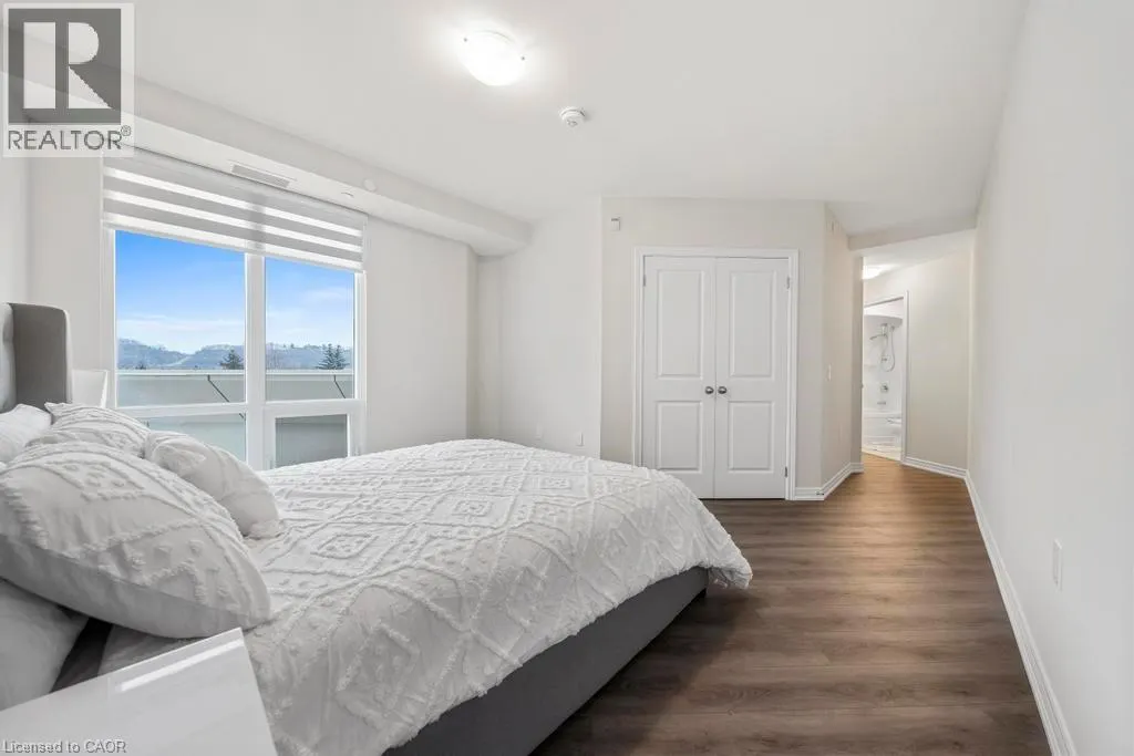 2750 KING Street E Unit# 215, #215