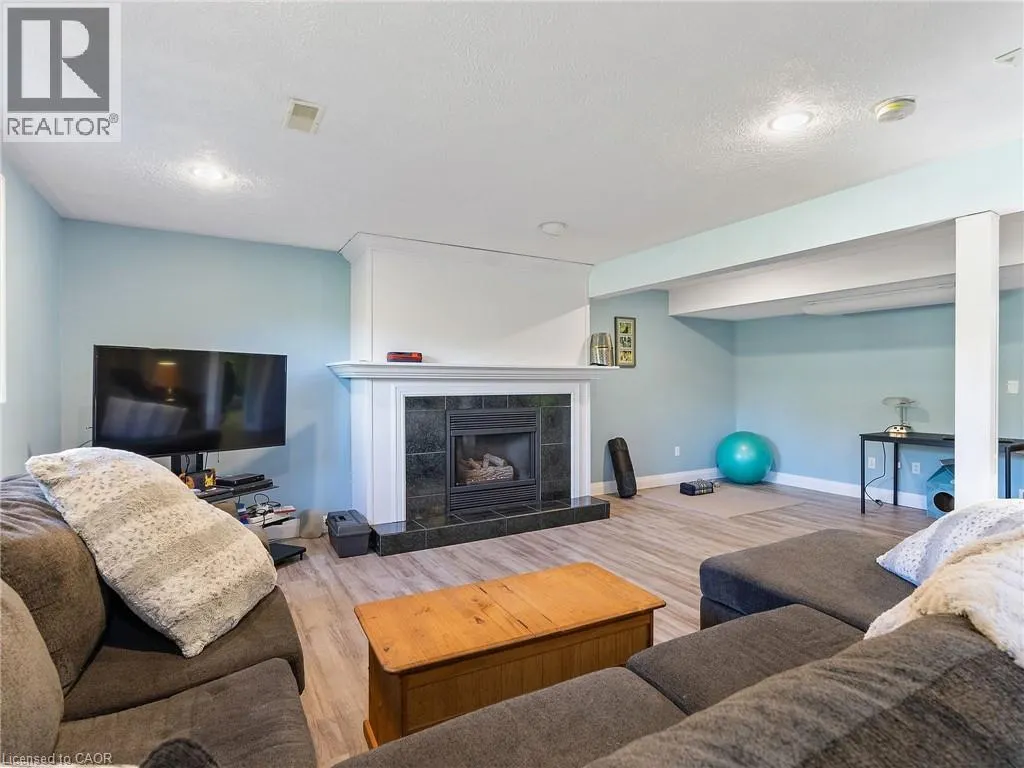 1306 ST JOHNS Road W