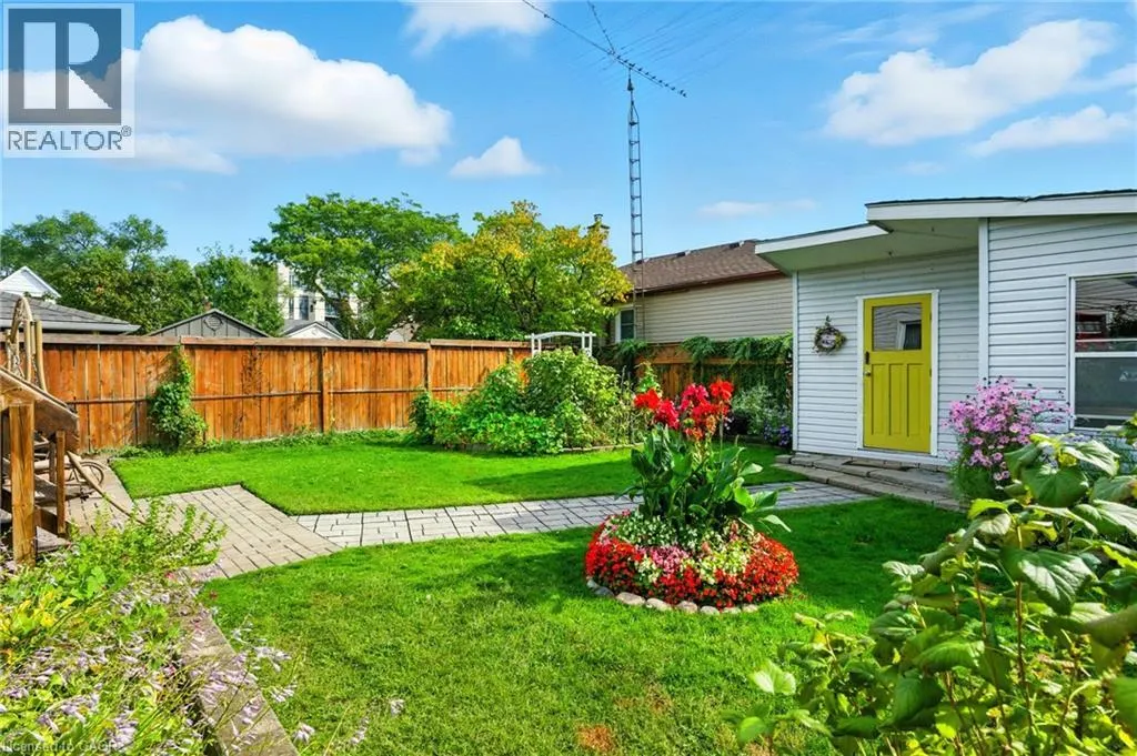 39 CLAYBURN Avenue