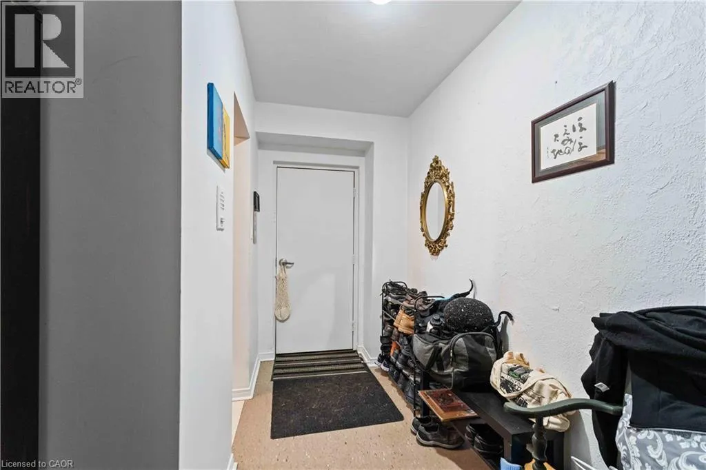 269 PARKDALE Avenue N Unit# 403, #403