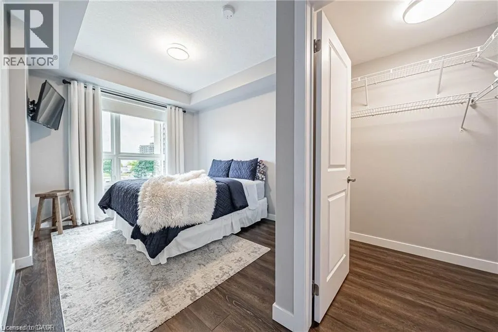 35 SOUTHSHORE CRESCENT Crescent Unit# 321, #321