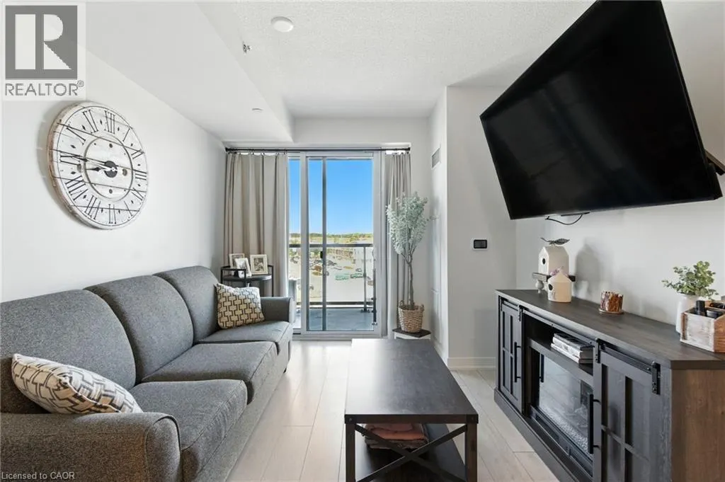 3210 DAKOTA Common Unit# a609, #a609
