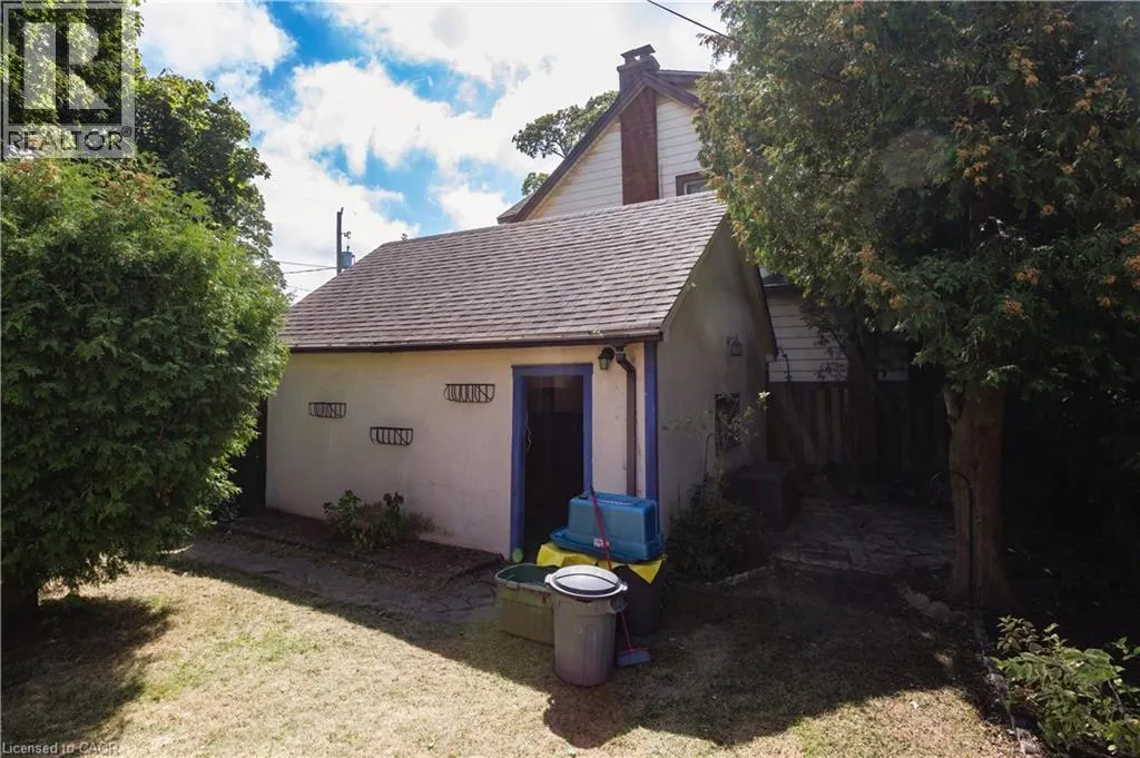 52 BALMORAL Avenue S