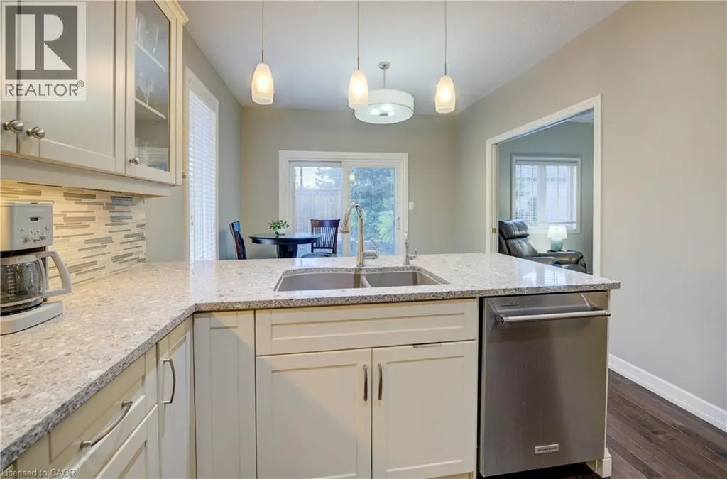 900 DOON VILLAGE Road Unit# 15, #15
