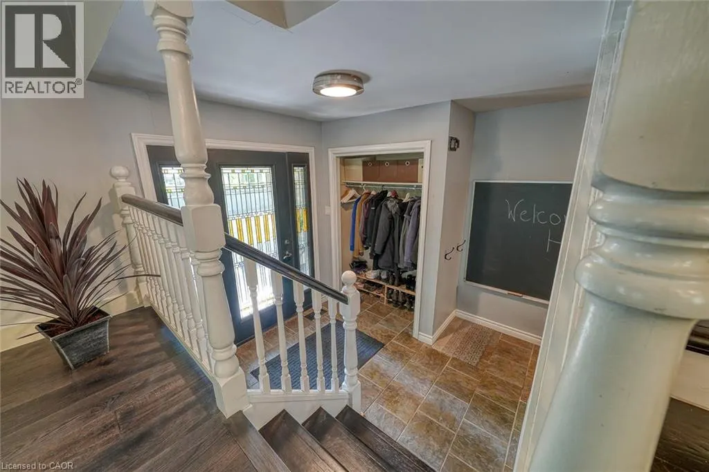 248 VANSITTART Avenue