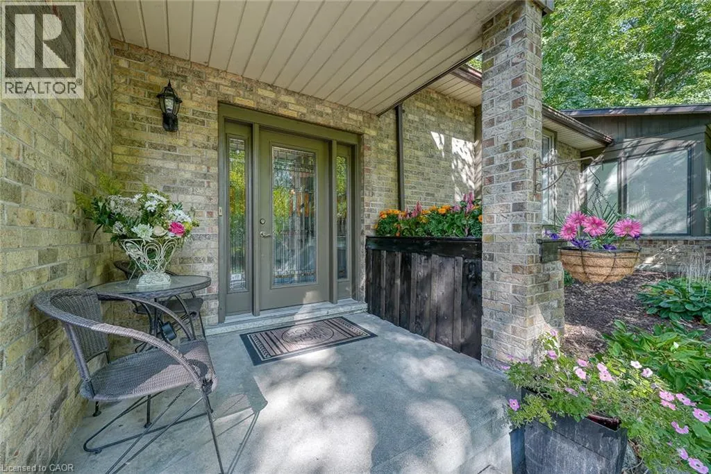 248 VANSITTART Avenue