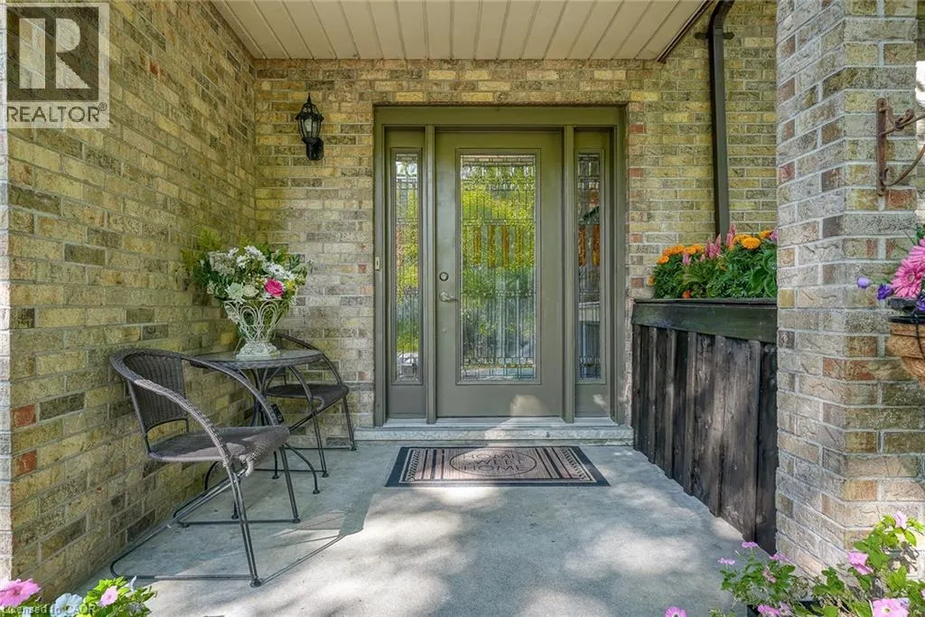 248 VANSITTART Avenue