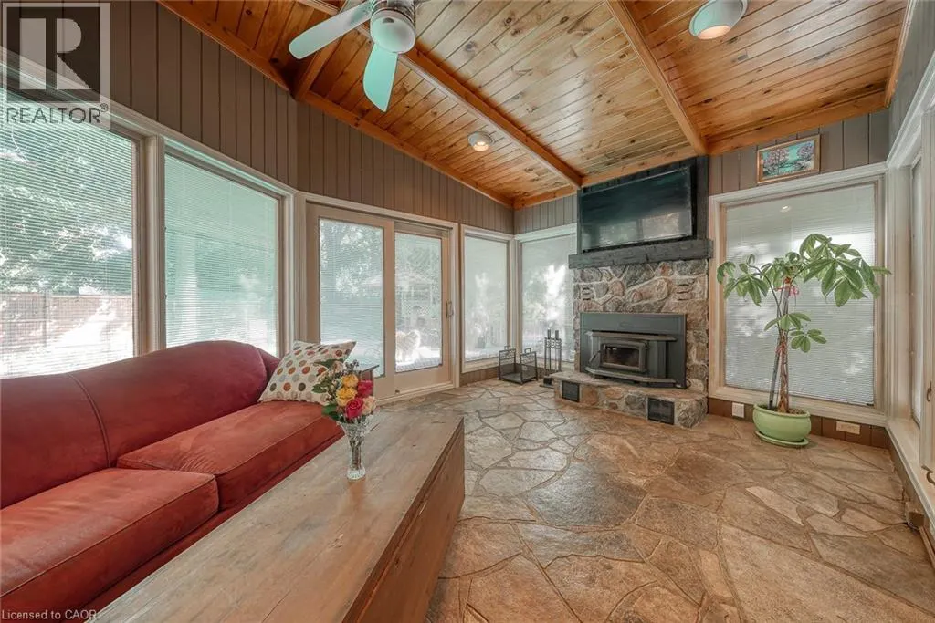 248 VANSITTART Avenue