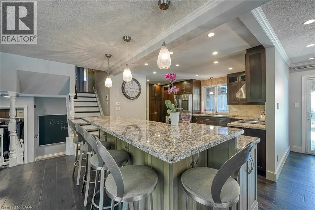 248 VANSITTART Avenue