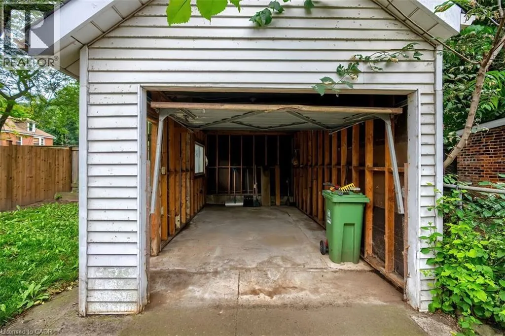 30 WEBBER Avenue