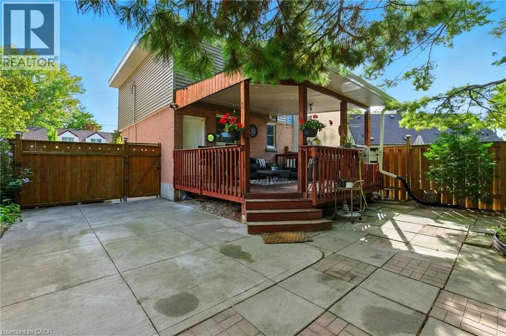 11 EASTVALE Place