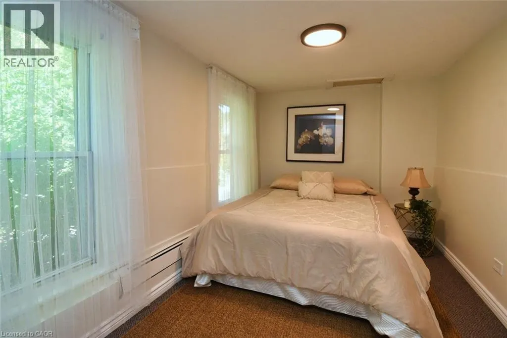 265 HUNTER Street W