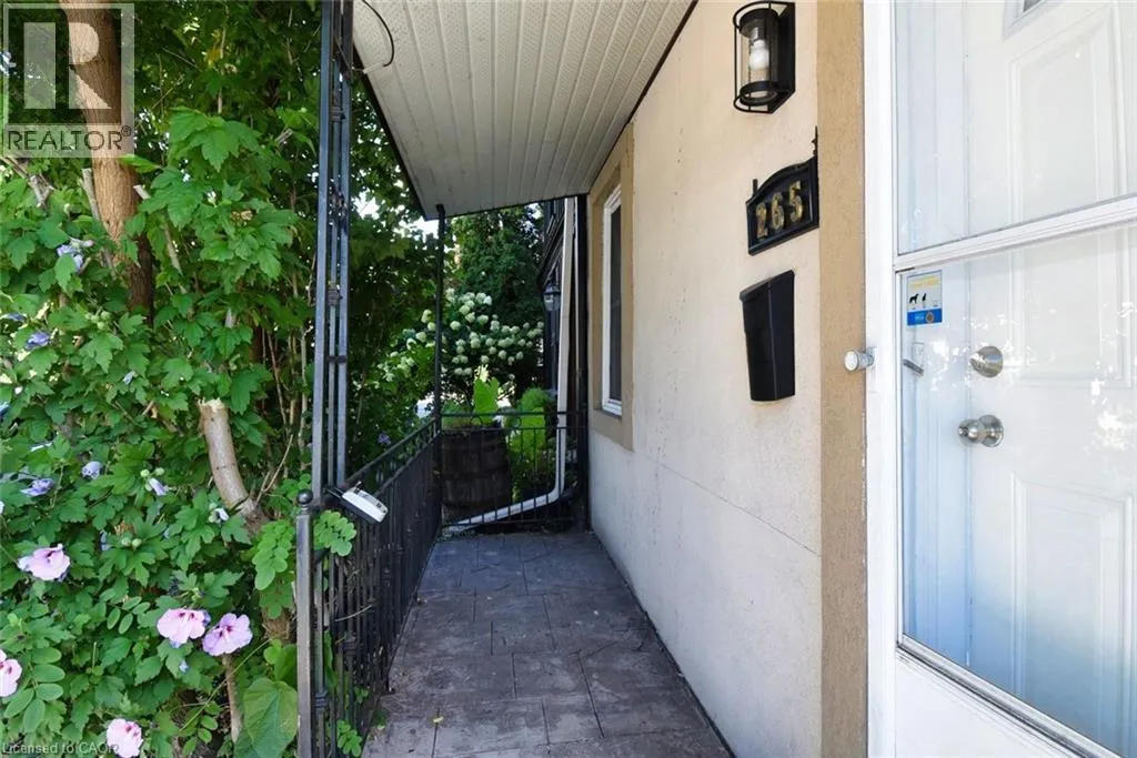 265 HUNTER Street W