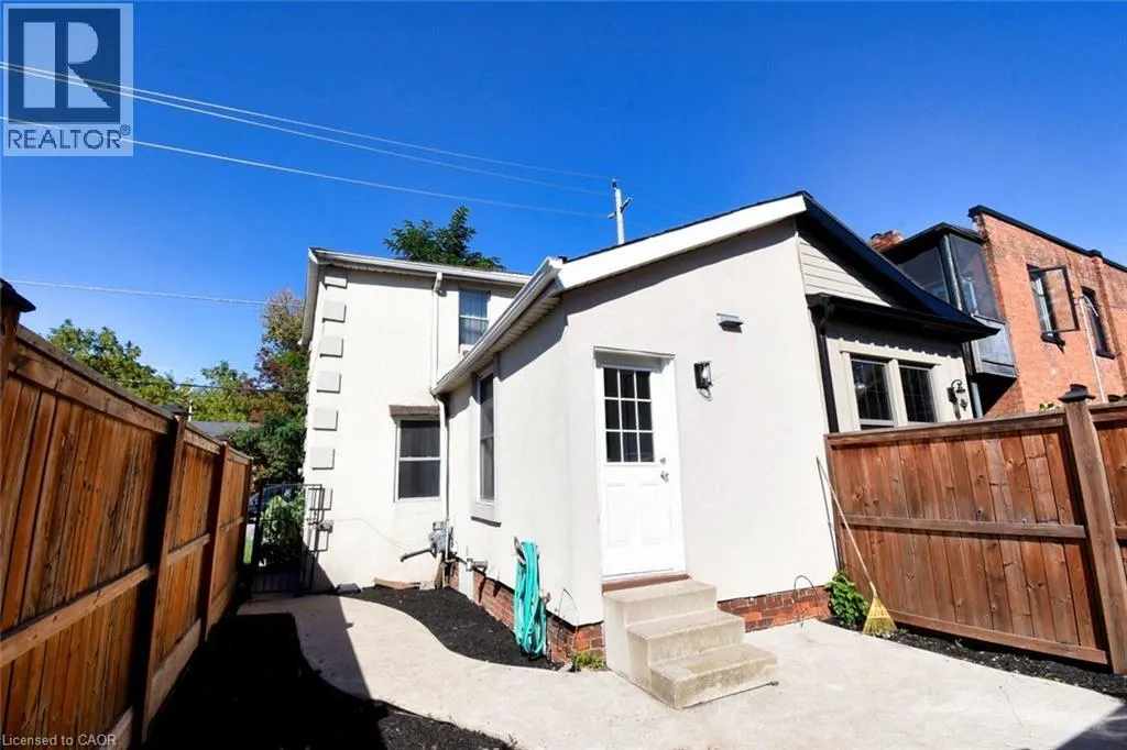 265 HUNTER Street W