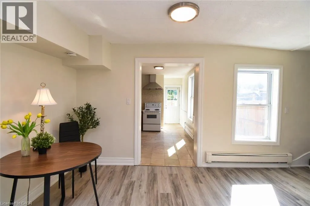 265 HUNTER Street W