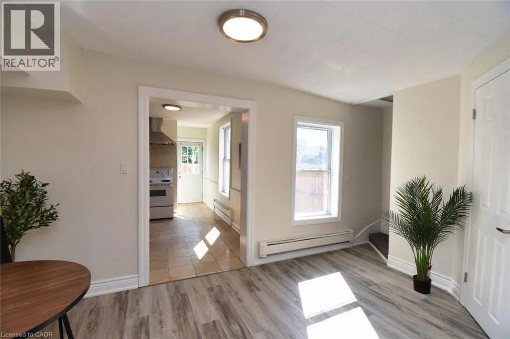 265 HUNTER Street W