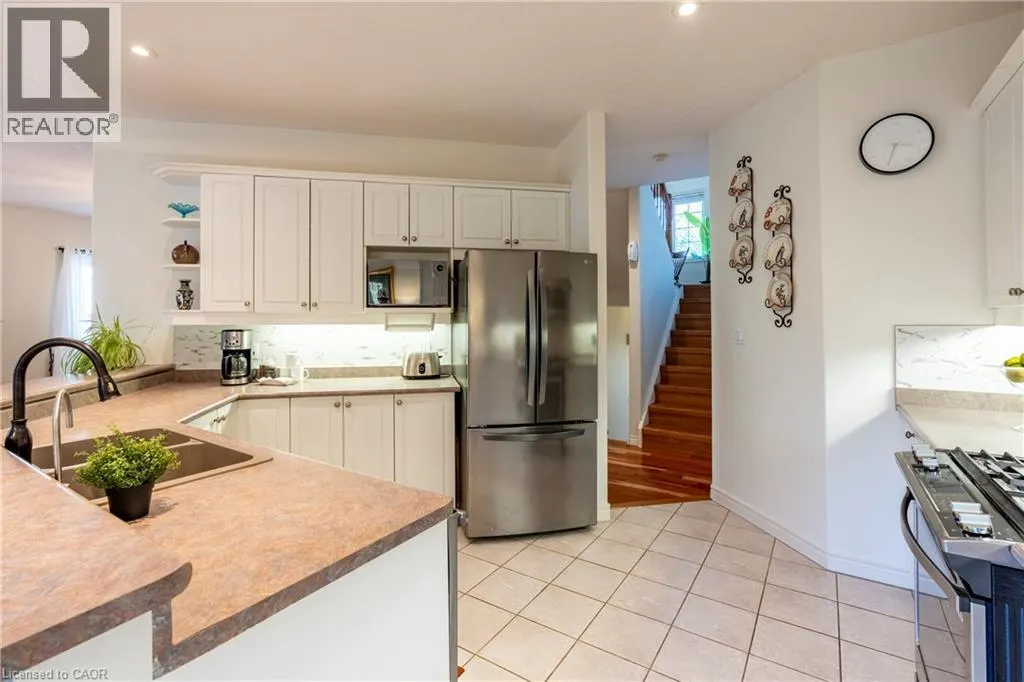 564 WILLOW WOOD Drive