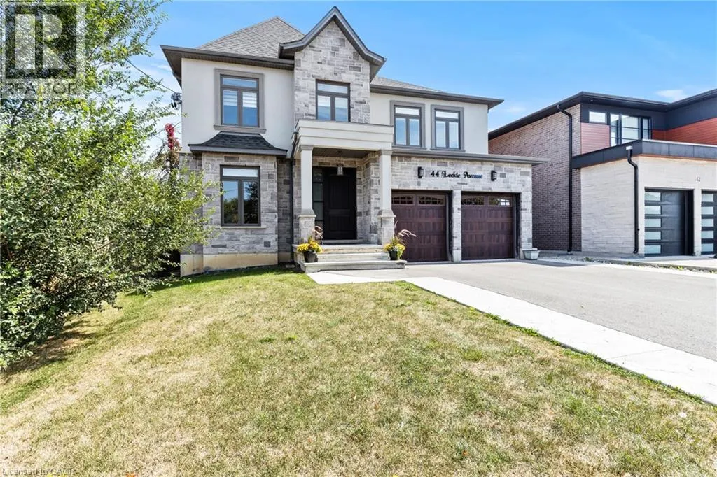 44 LECKIE Avenue