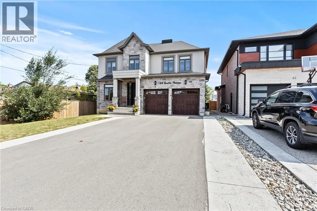 44 LECKIE Avenue