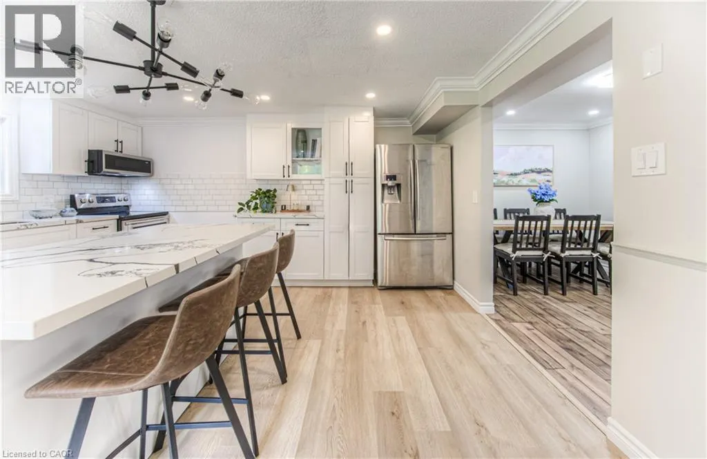 433 MIDWOOD Crescent Unit# A, #A
