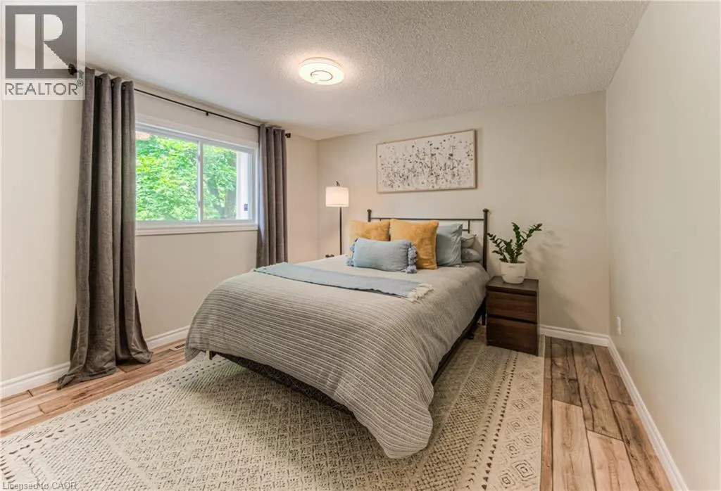 433 MIDWOOD Crescent Unit# A, #A
