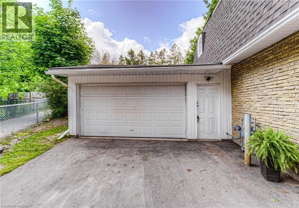 433 MIDWOOD Crescent Unit# A, #A