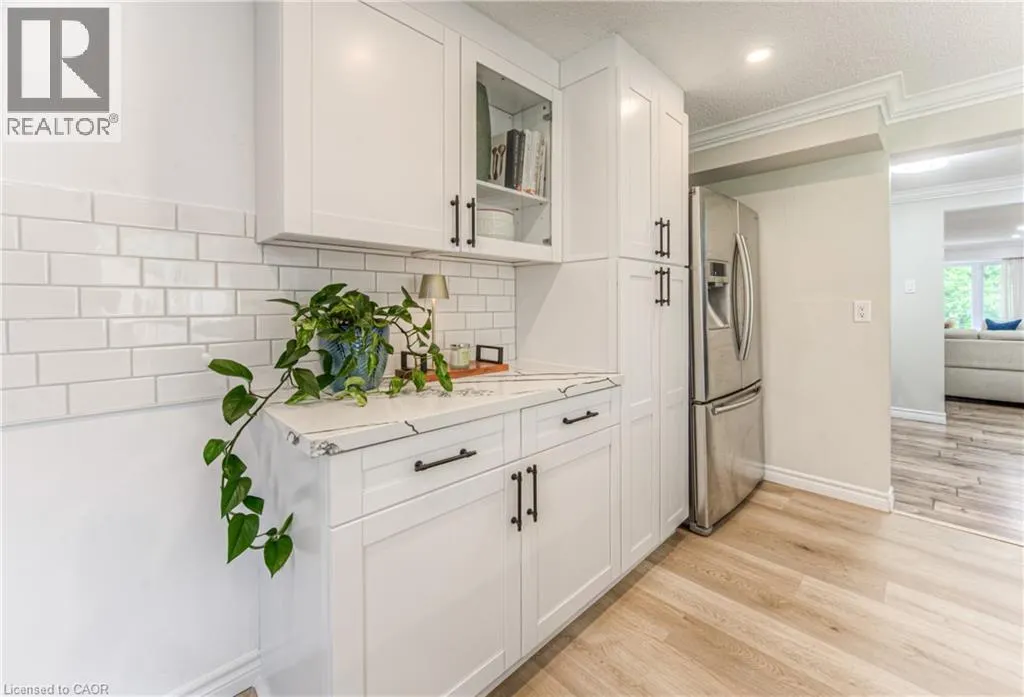 433 MIDWOOD Crescent Unit# A, #A