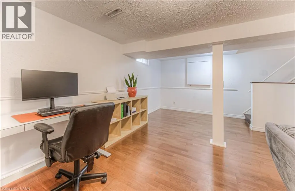 433 MIDWOOD Crescent Unit# A, #A