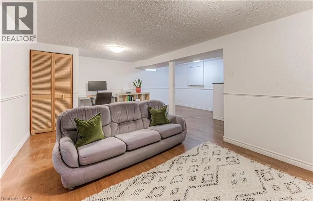 433 MIDWOOD Crescent Unit# A, #A