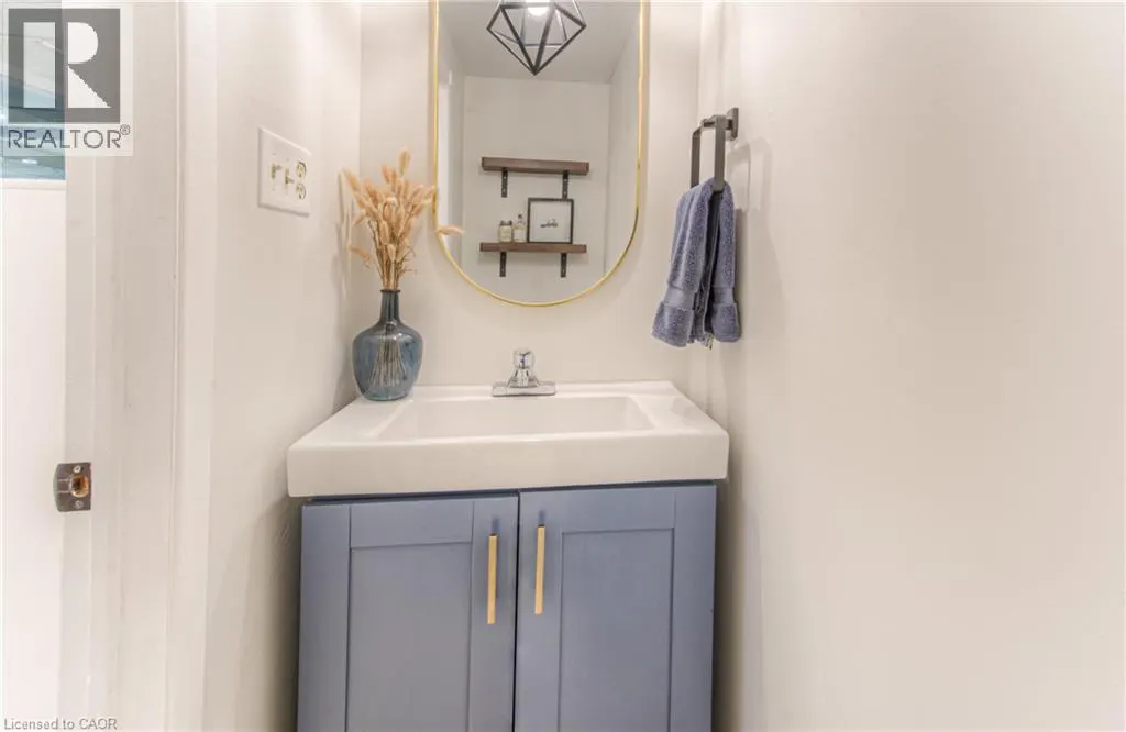 433 MIDWOOD Crescent Unit# A, #A