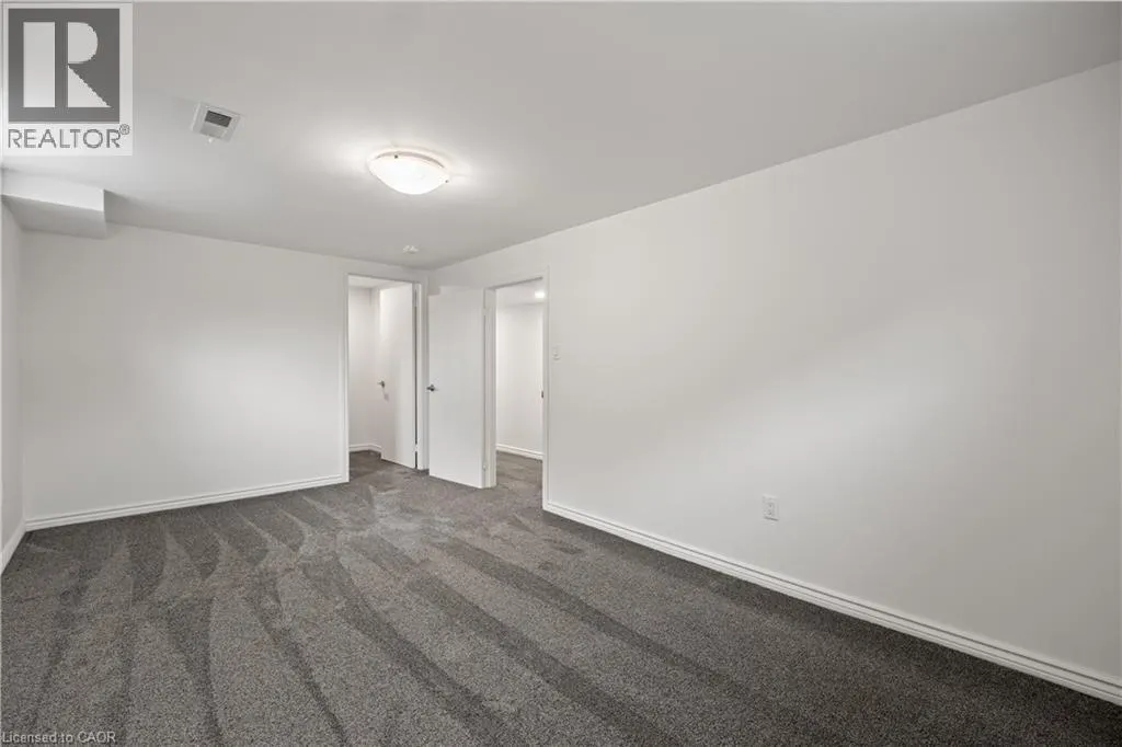 62 CLOKE Court