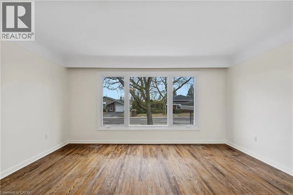 62 CLOKE Court