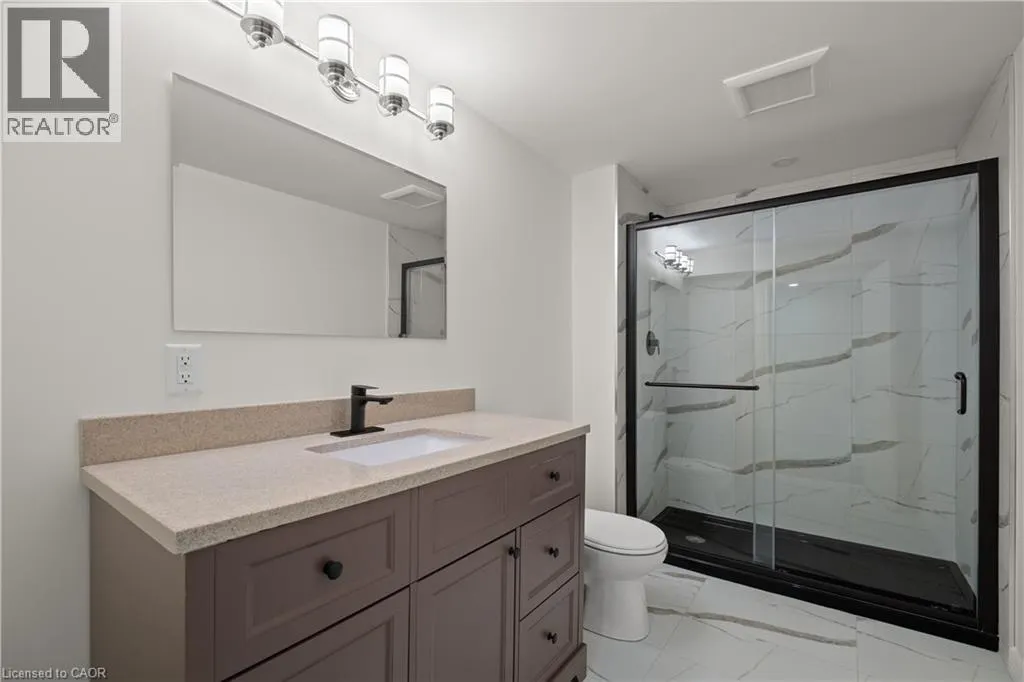 62 CLOKE Court