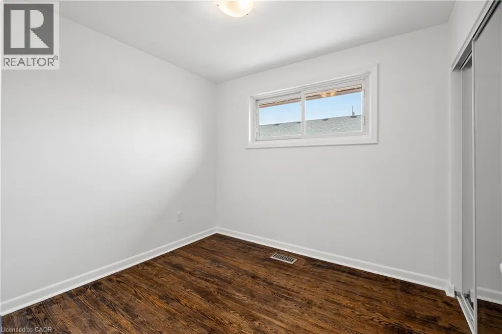 62 CLOKE Court