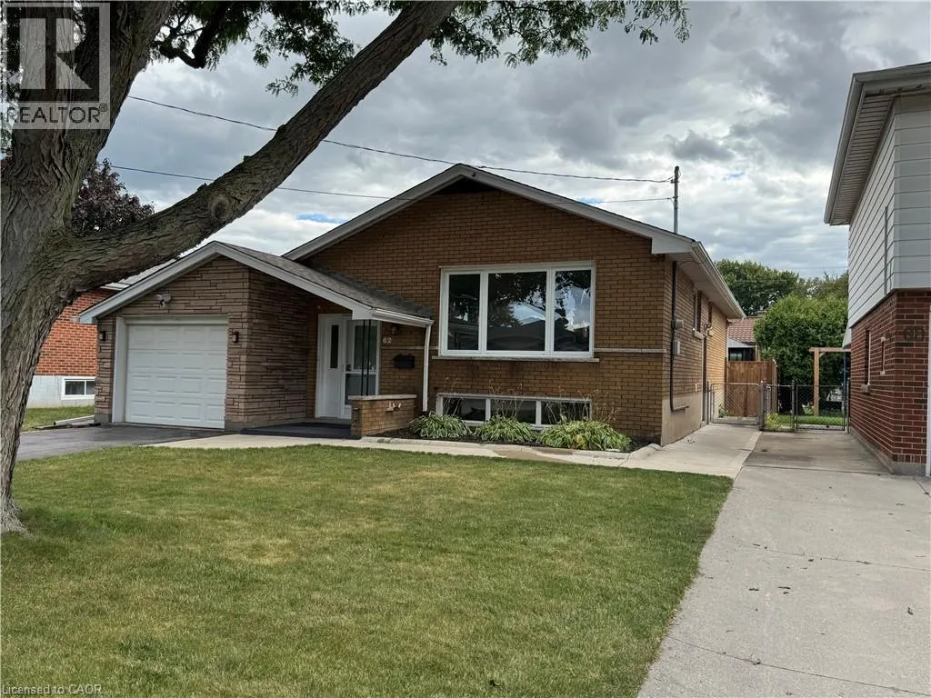 62 CLOKE Court
