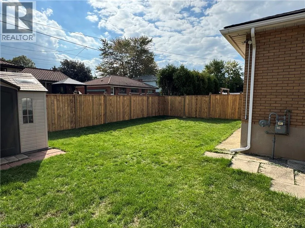 62 CLOKE Court