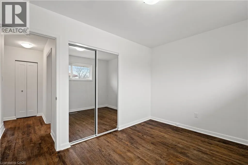 62 CLOKE Court